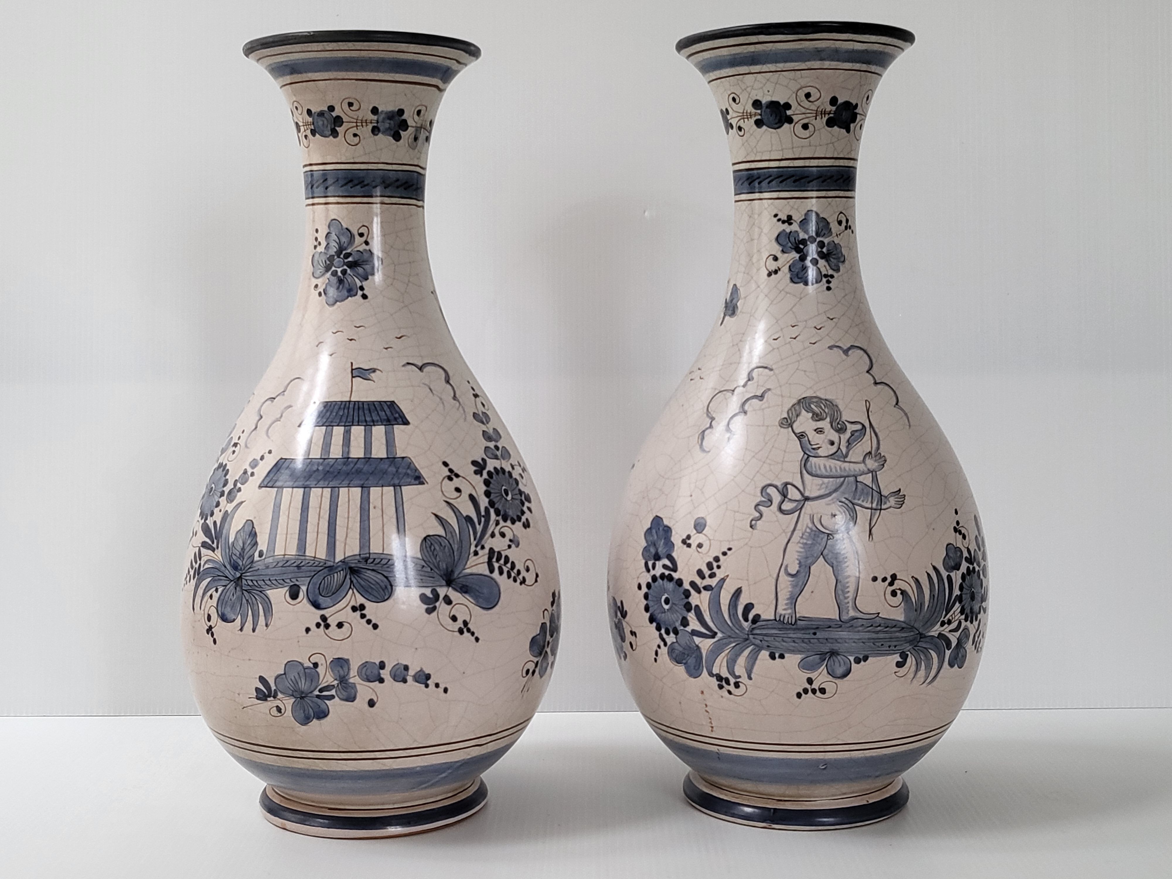 Pair of vintage Vases Maioliche Deruta