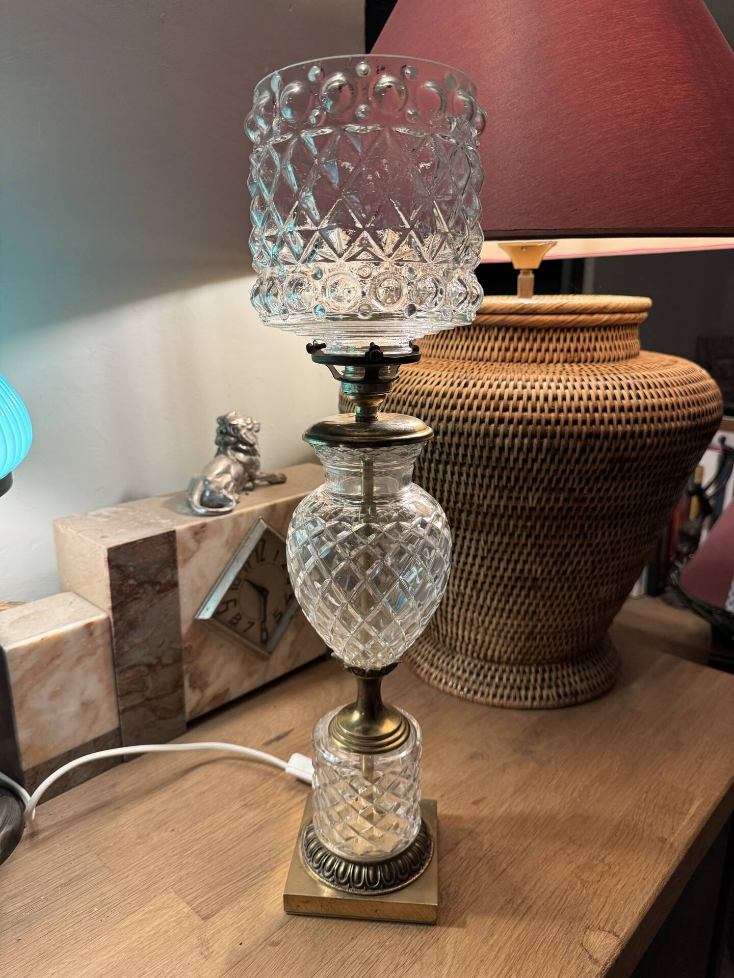 Vintage table lamp in brass and cut glass – Art Deco / Neo style