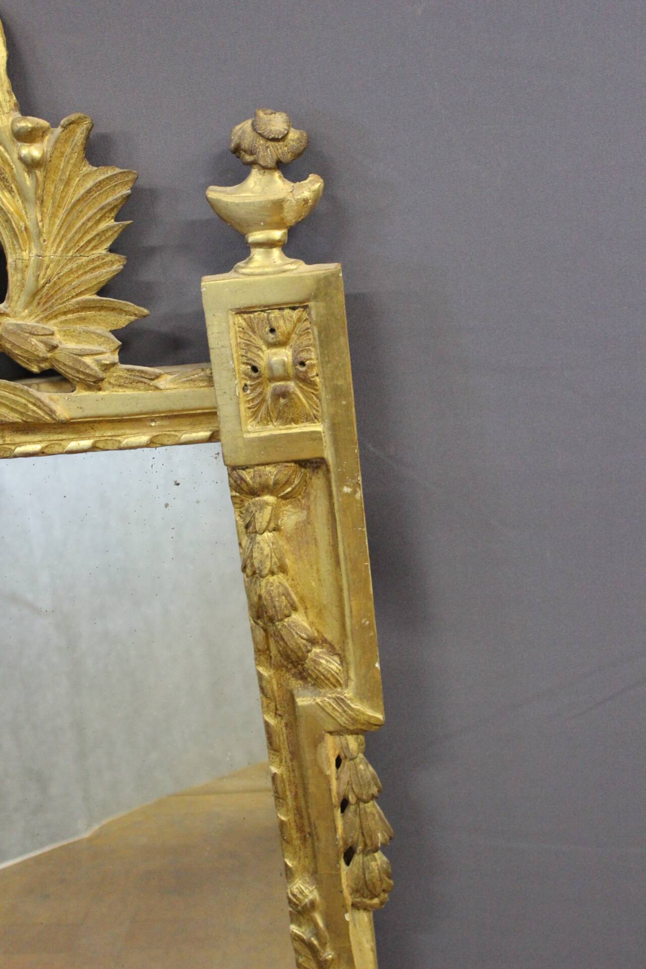 Miroir Louis XVI en bois doré XVIII siècle