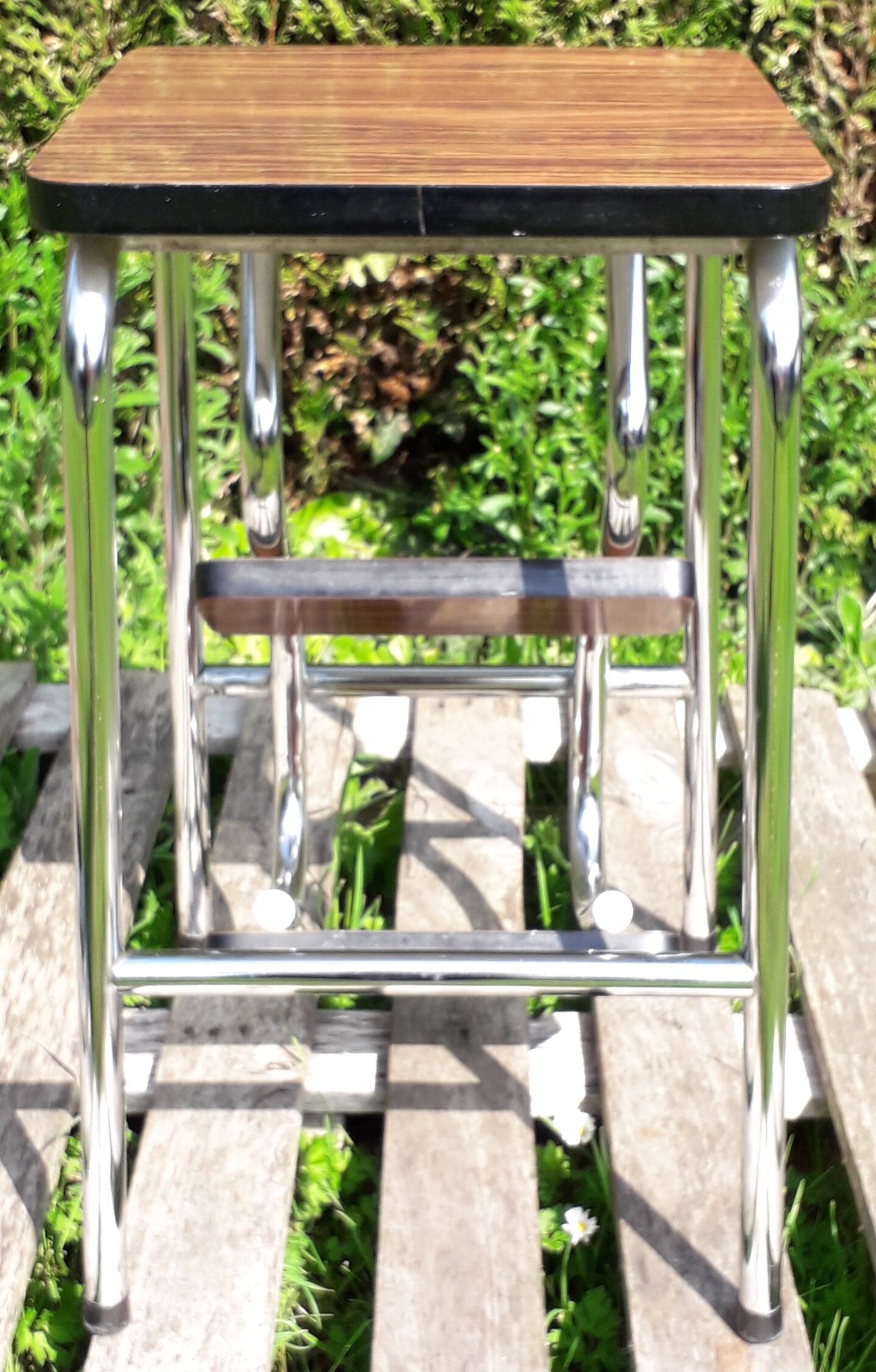 Stool with 3 steps brown