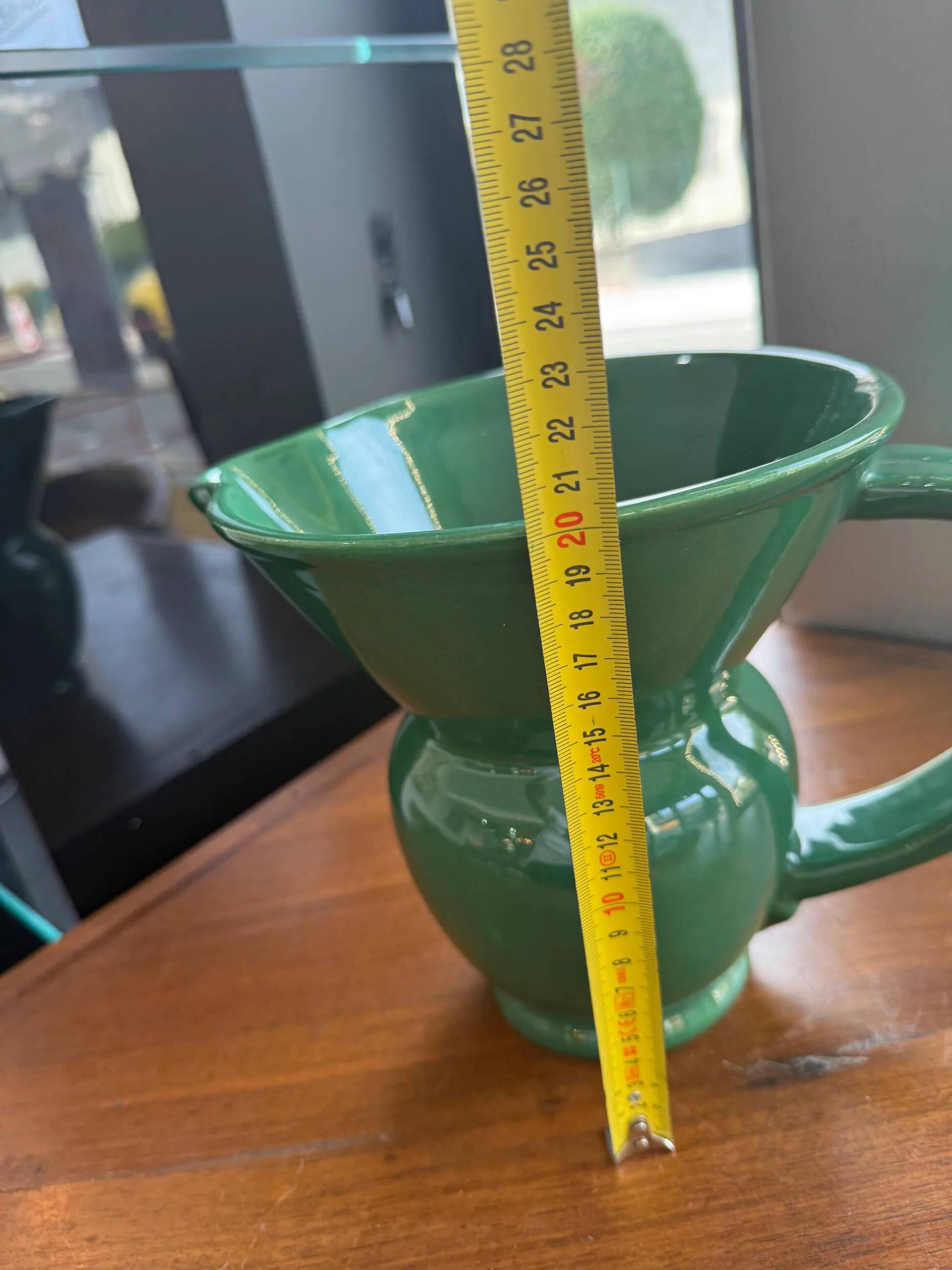 Pichet, pot à eau en faïence émaillée verte – HB Quimper, période art déco
