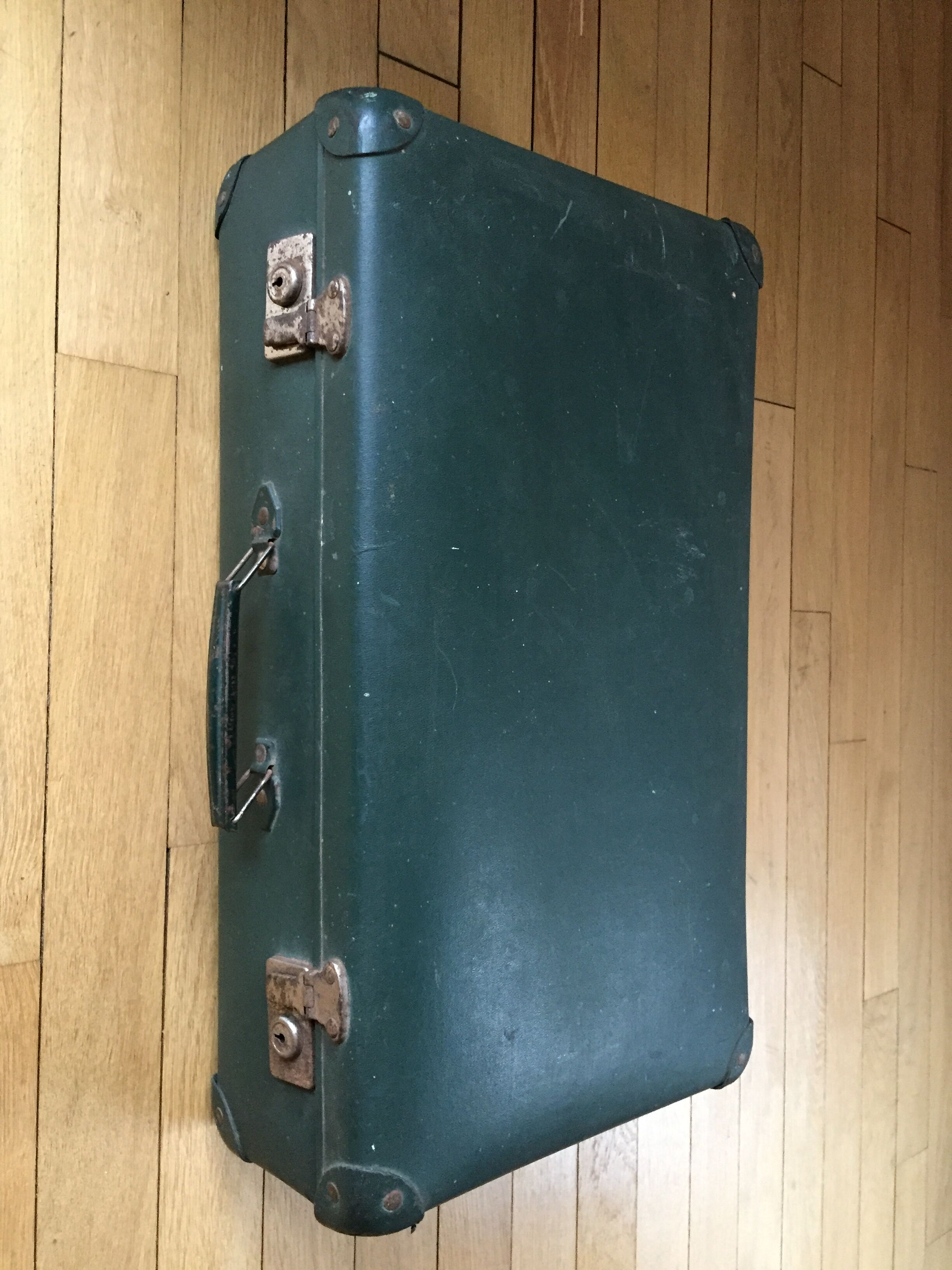 Lot of two suitcases made of vintage green cardboard and chocolate