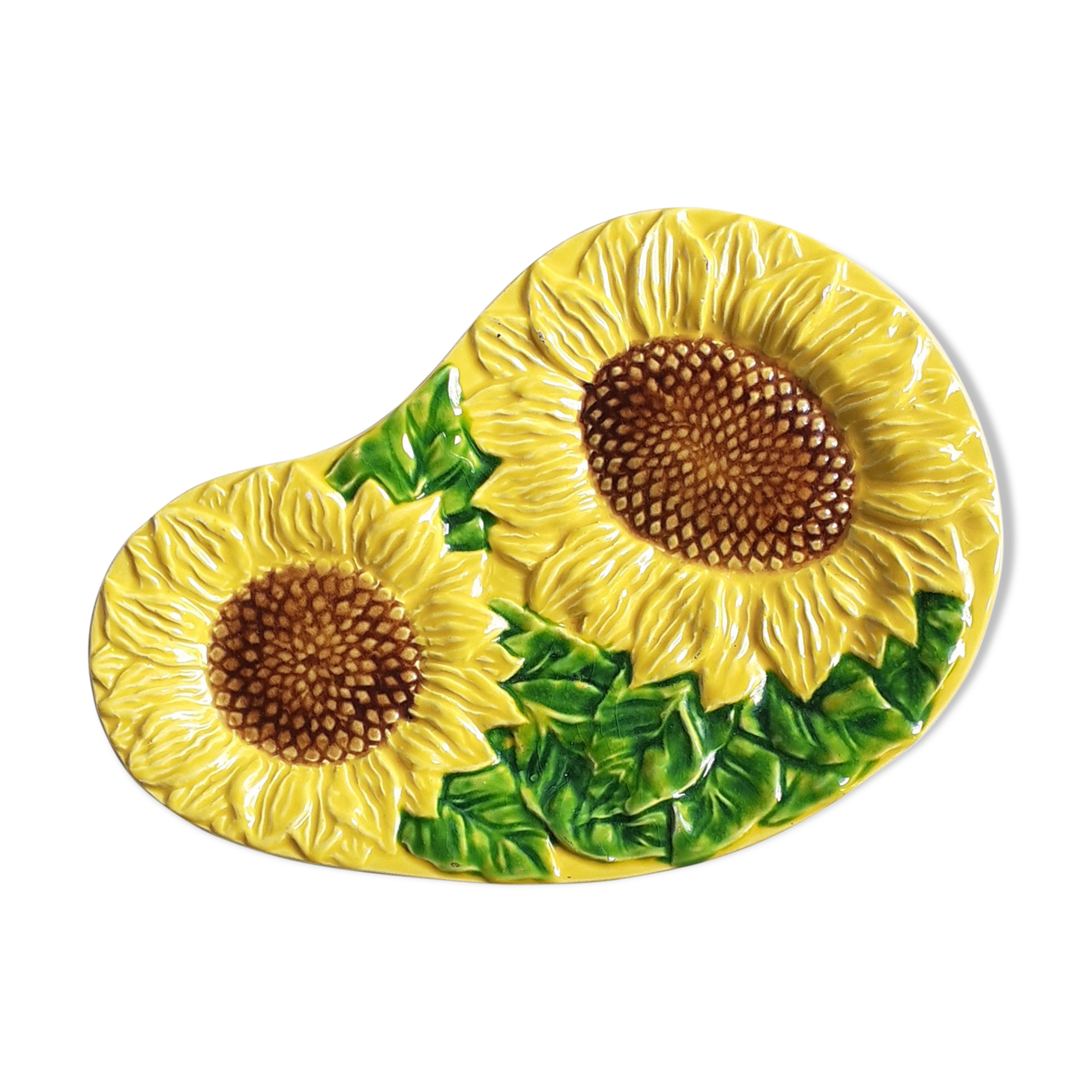 Dish sunflowers dabbling