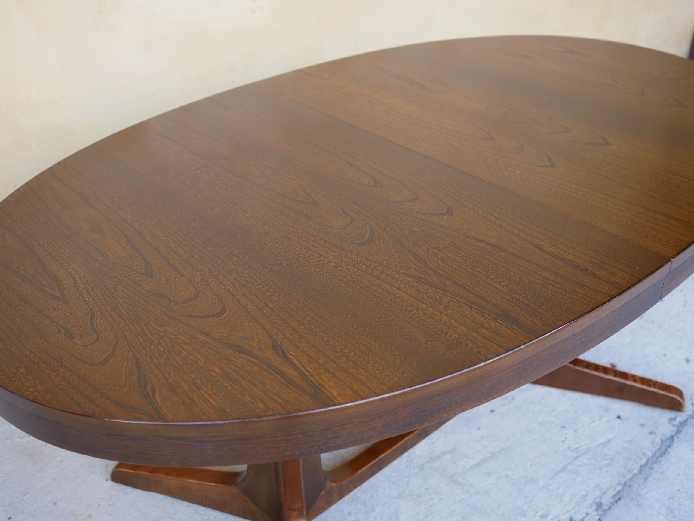 Oval dining table extendable by Baumann