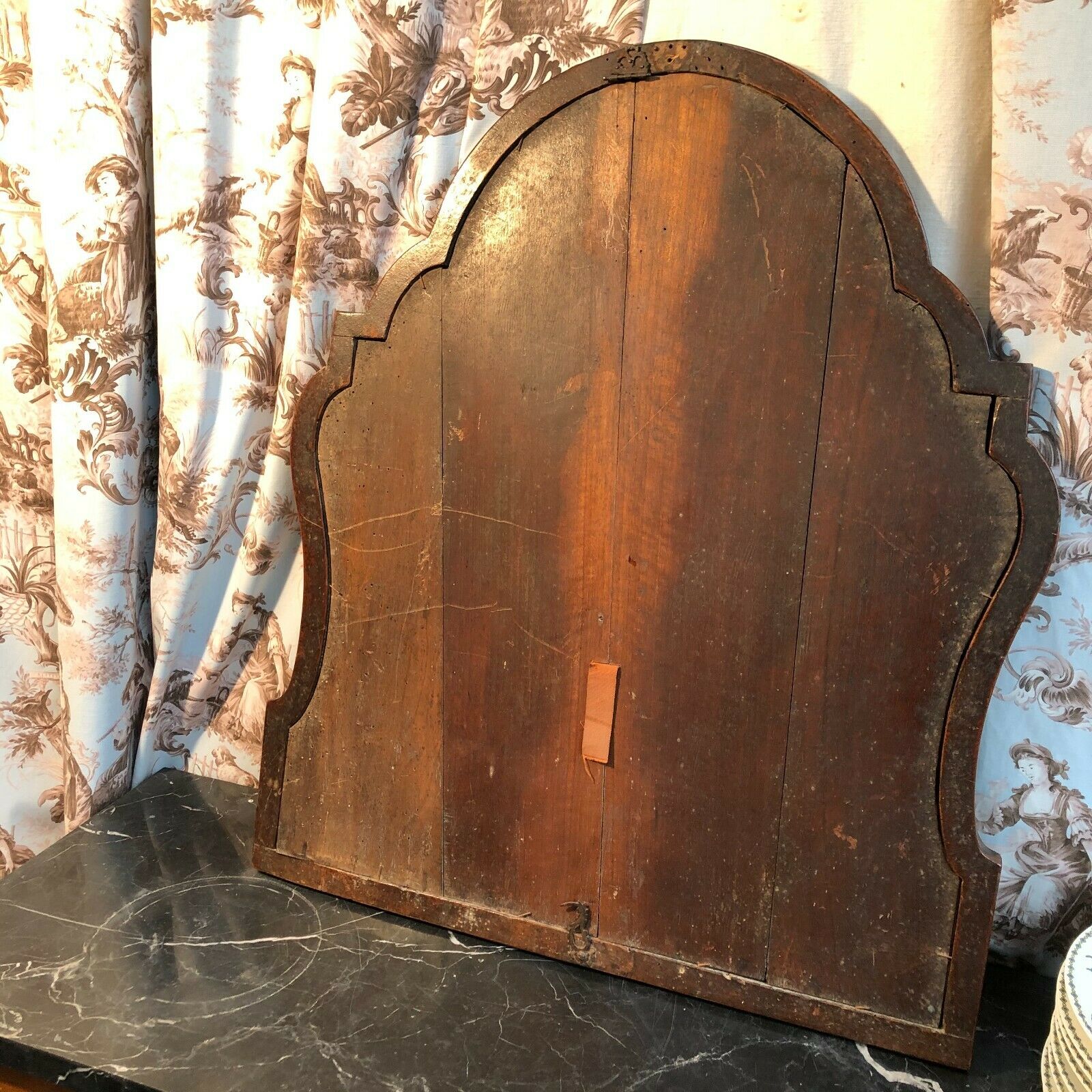 18th century mahogany hairdresser mirror 59x50cm