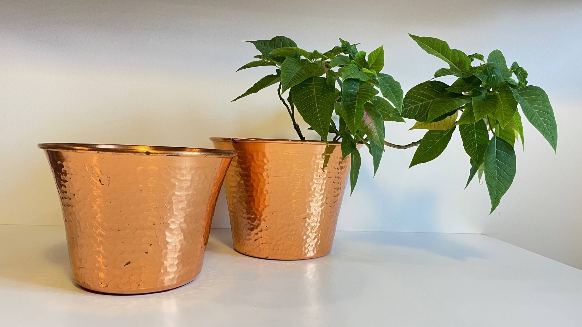 HAMMERED COPPER CACHE-POTS 1960s