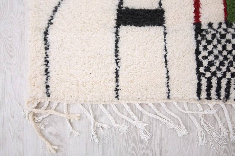 Traditional handmade Berber carpet 250cmx150cm