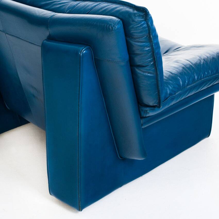Vintage blue leather armchair and pouf by Nicoletti Salotti - Italy 80s