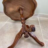 Tripod pedestal table