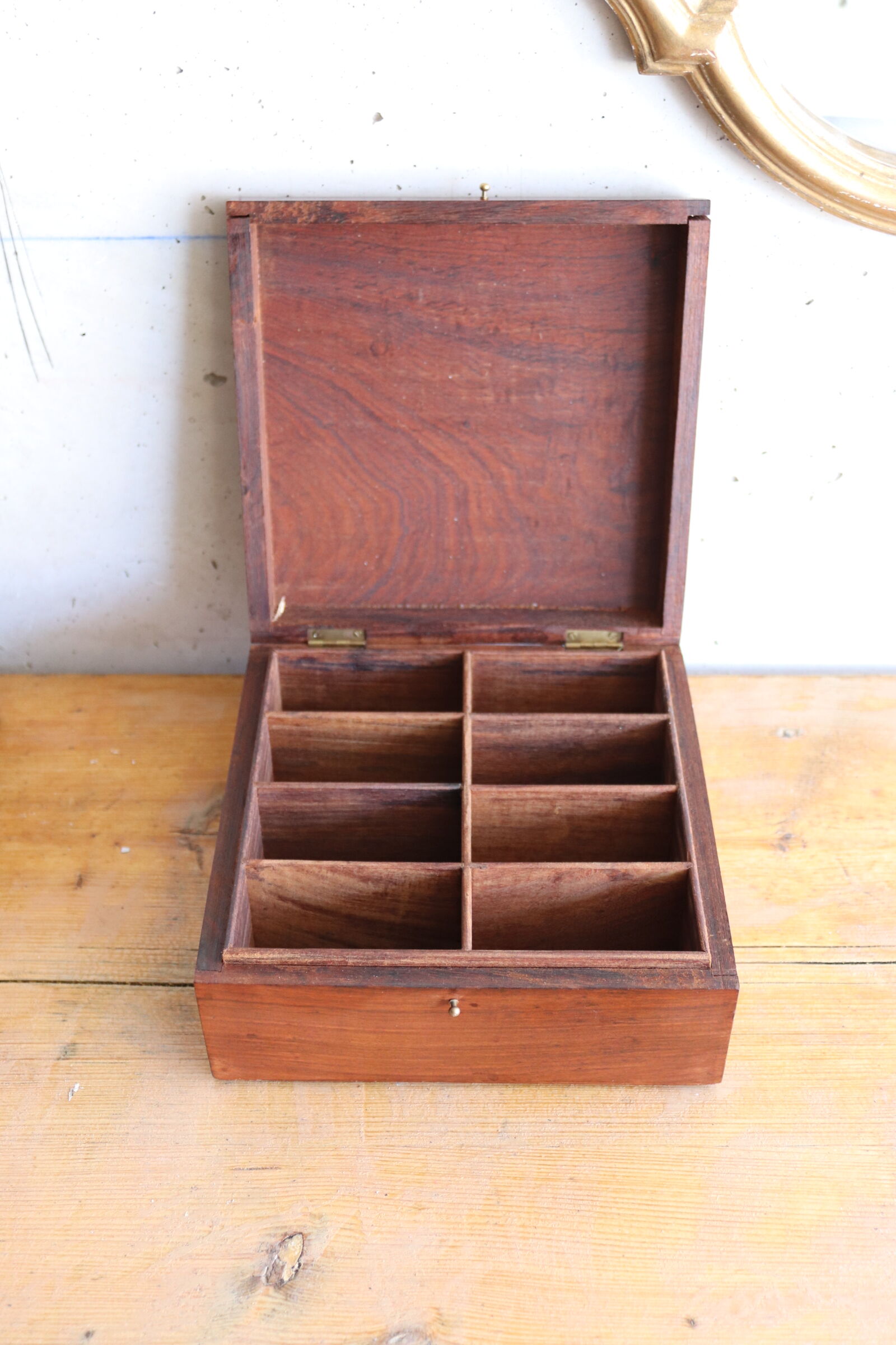 Tea box in wood and brass