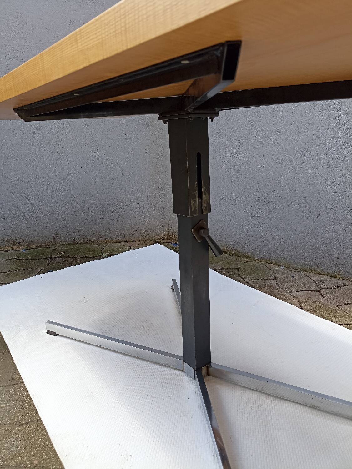 Adjustable vintage Scandinavian coffee table