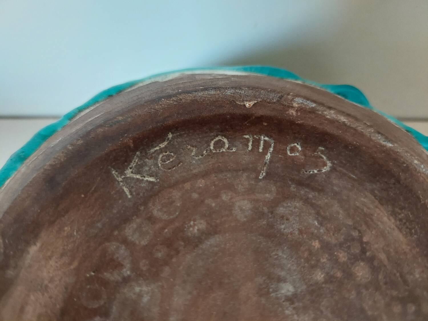Turquoise cracked ceramic empty pocket signed Keramos, Sèvres circa 1950