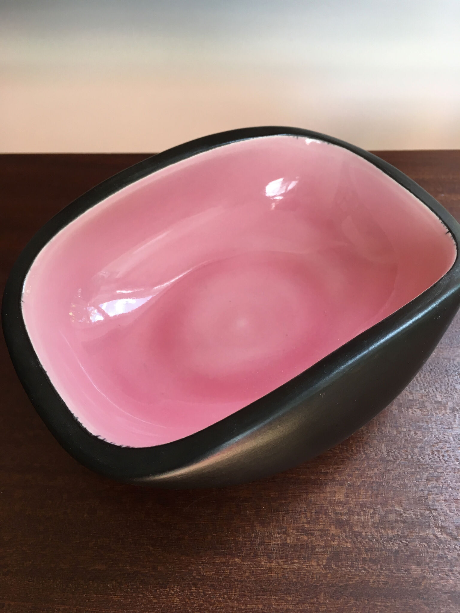 Empty ceramic pocket signed Kéramos