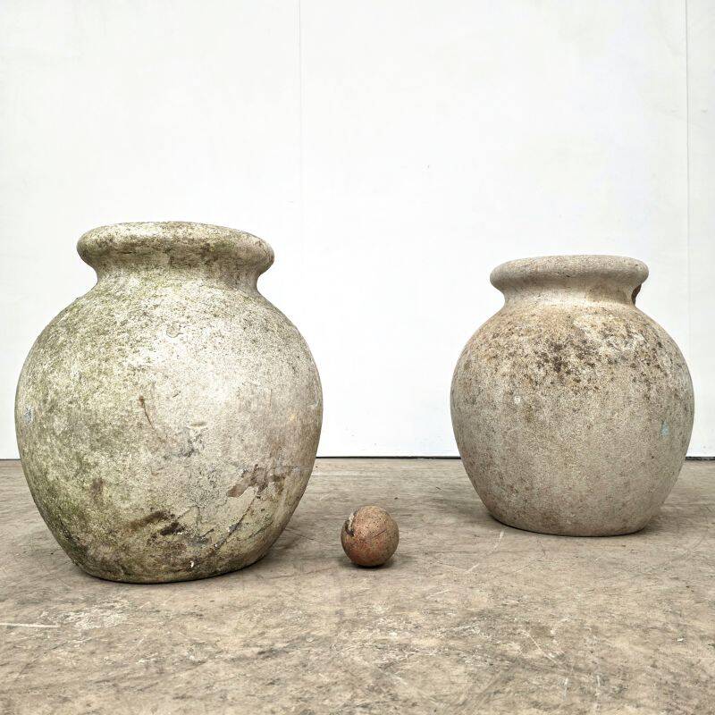 Beautiful pair of large garden pots by Willy Guhl.