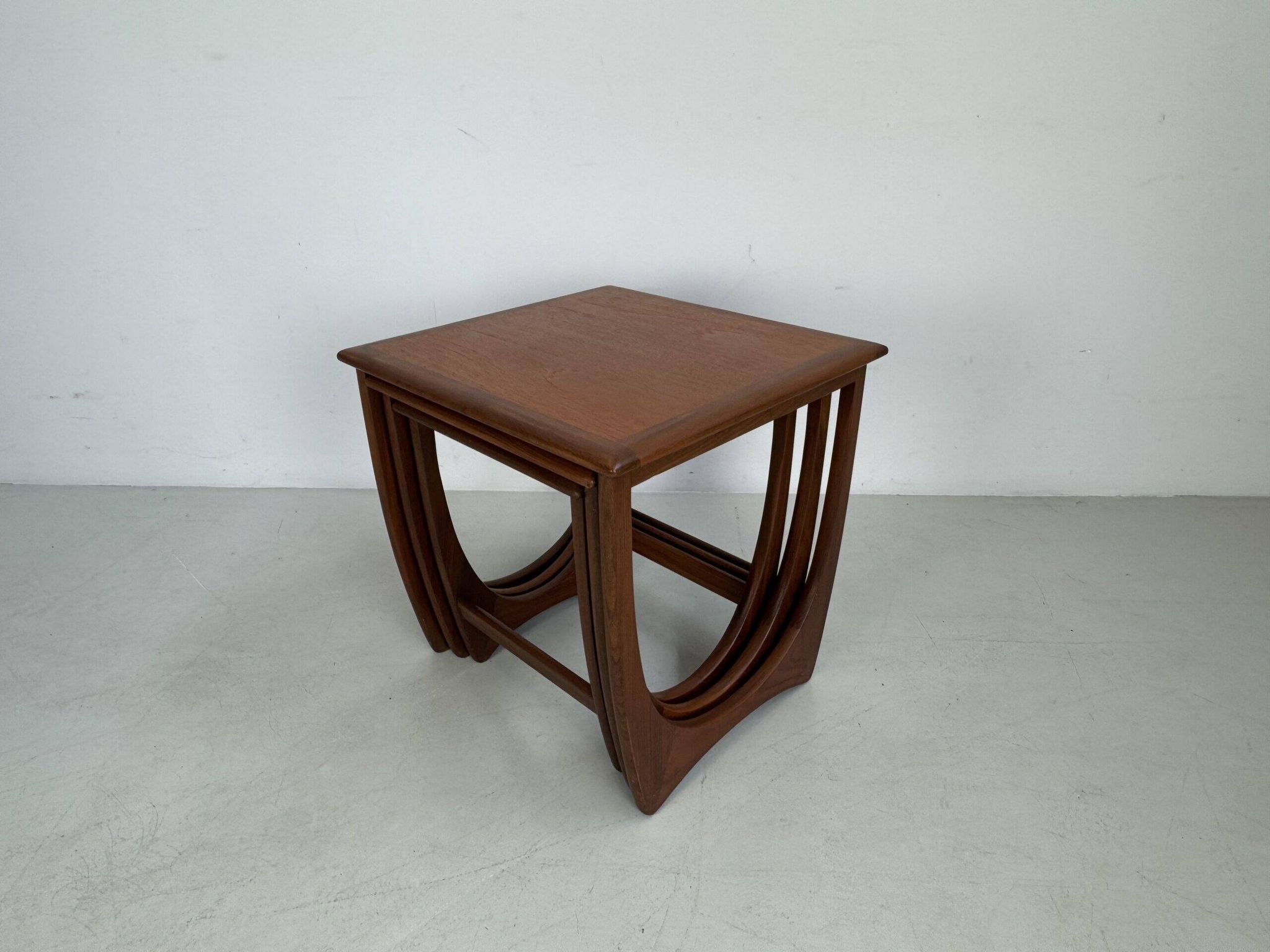 Ensemble de tables d'appoint G-Plan vintage.