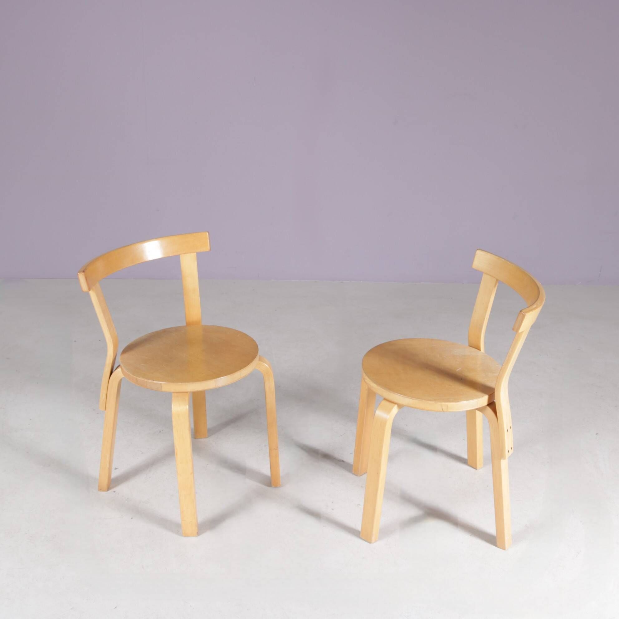 Chaises en pin modèle 68 d'Alvar Aalto des années 1950, ensemble de 2.