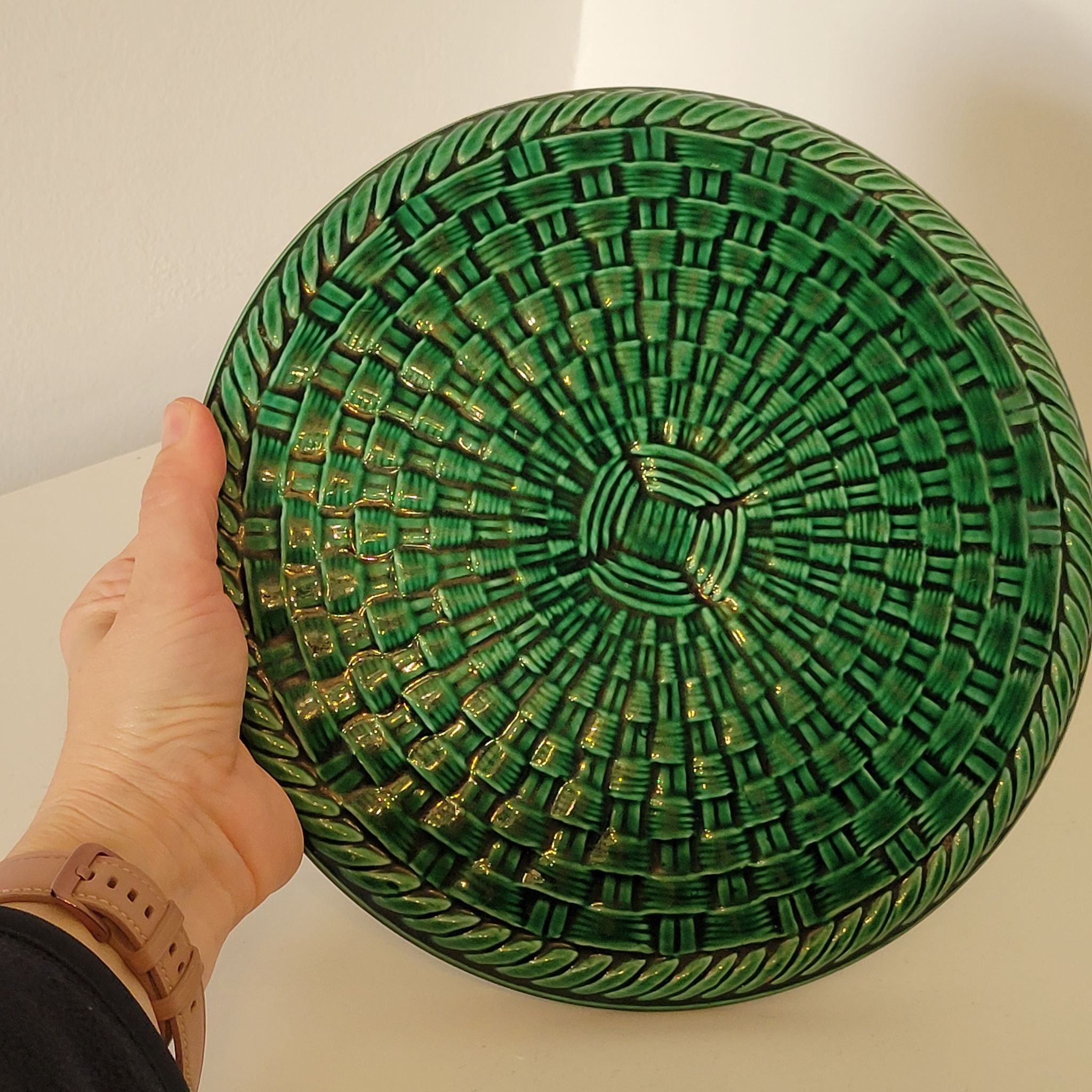 Vintage ceramic braided model tablecloth