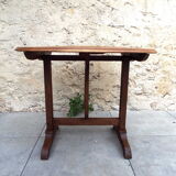 Folding round table winemaker