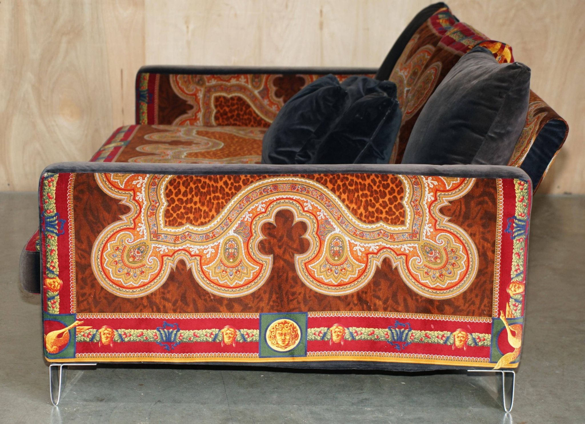 Adjustable canapé Ilian Rachov for Versace 2003, part of a suite.