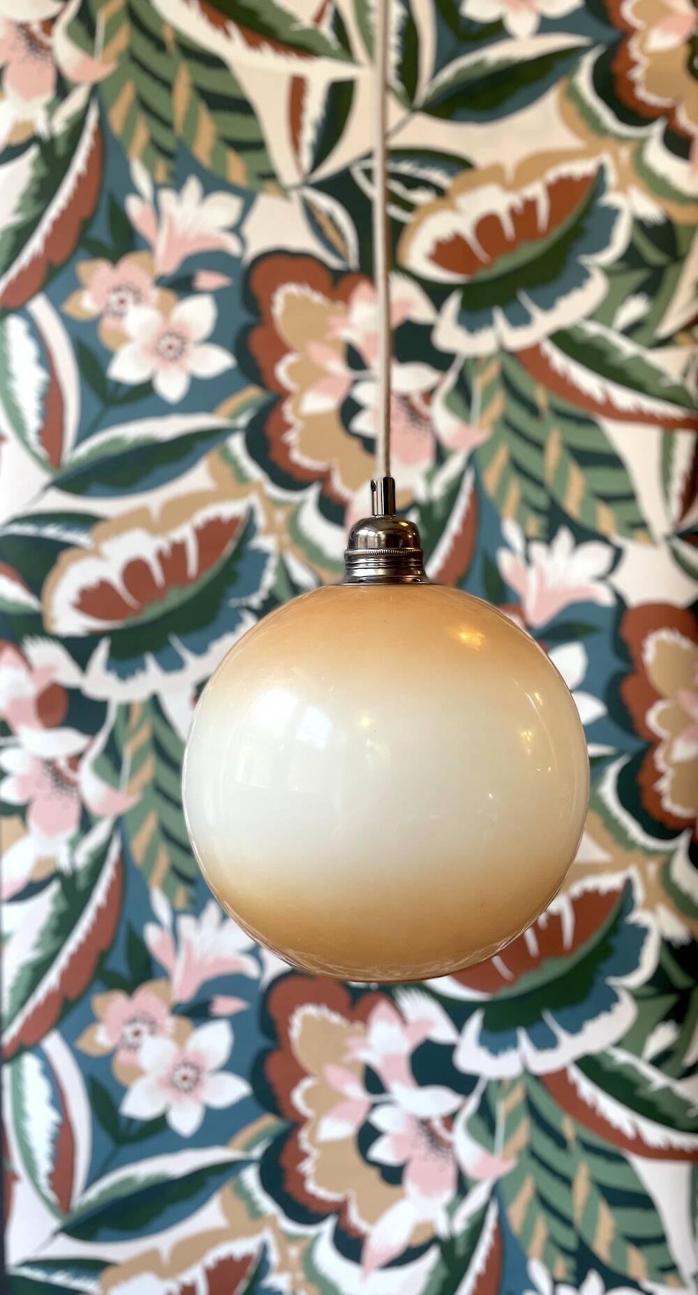 Gradient Glass Suspension Globe