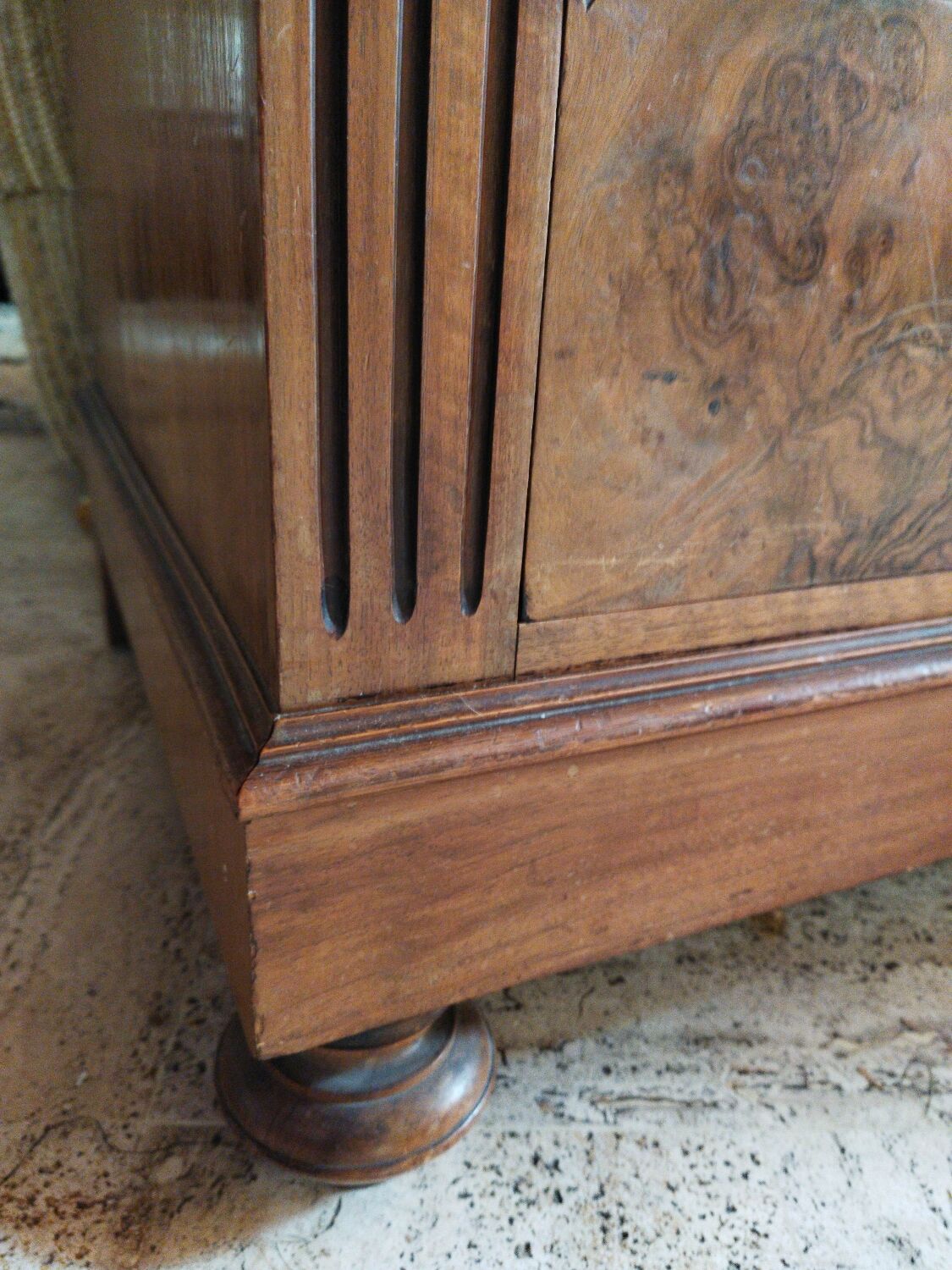 Old chest of drawers high dressing table