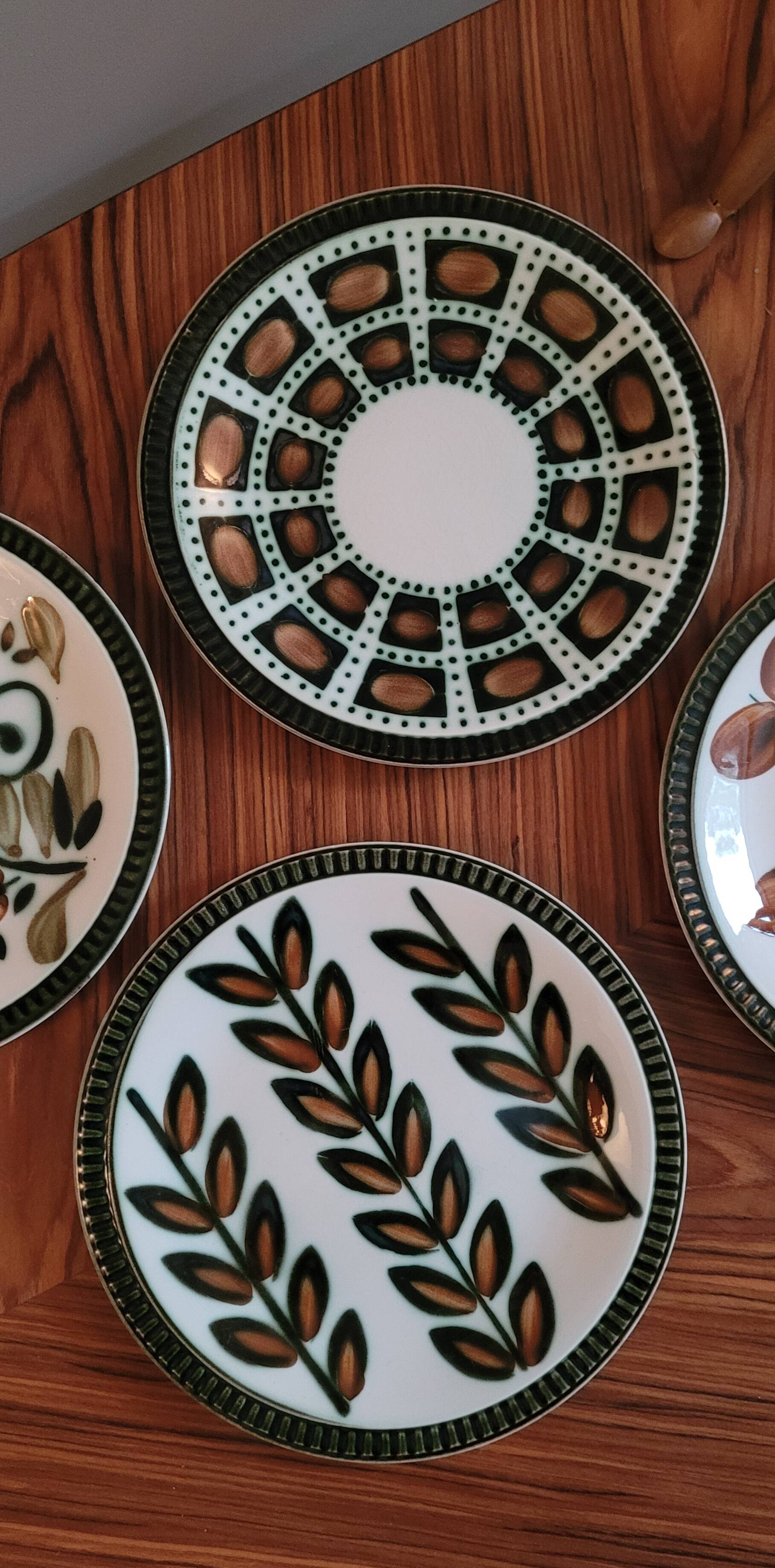 Set of 4 mismatched plates Delta Boch 1966