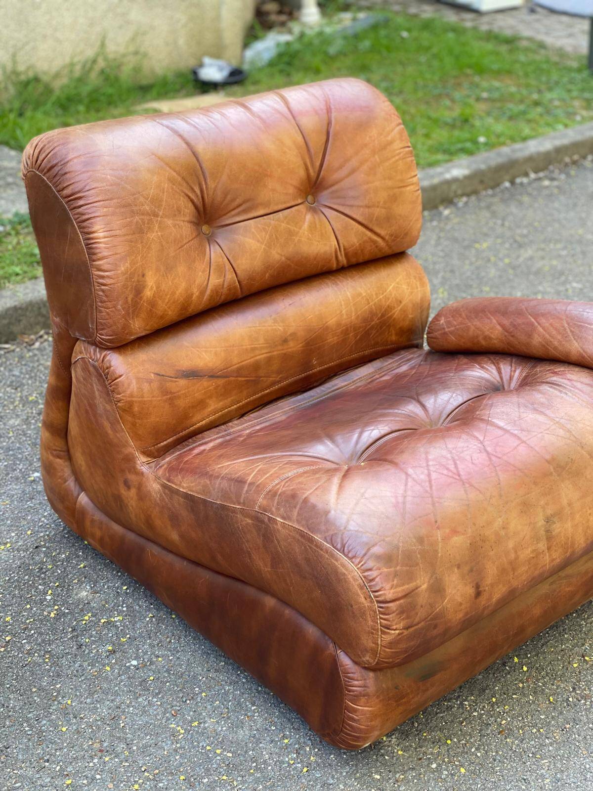 Modular brown leather canapé from Cognac, Italy, 1970.