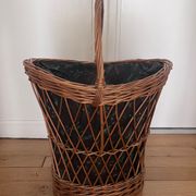 Wicker laundry basket