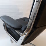 Charles Eames "Time Life" office chair edited by Herman Miller
