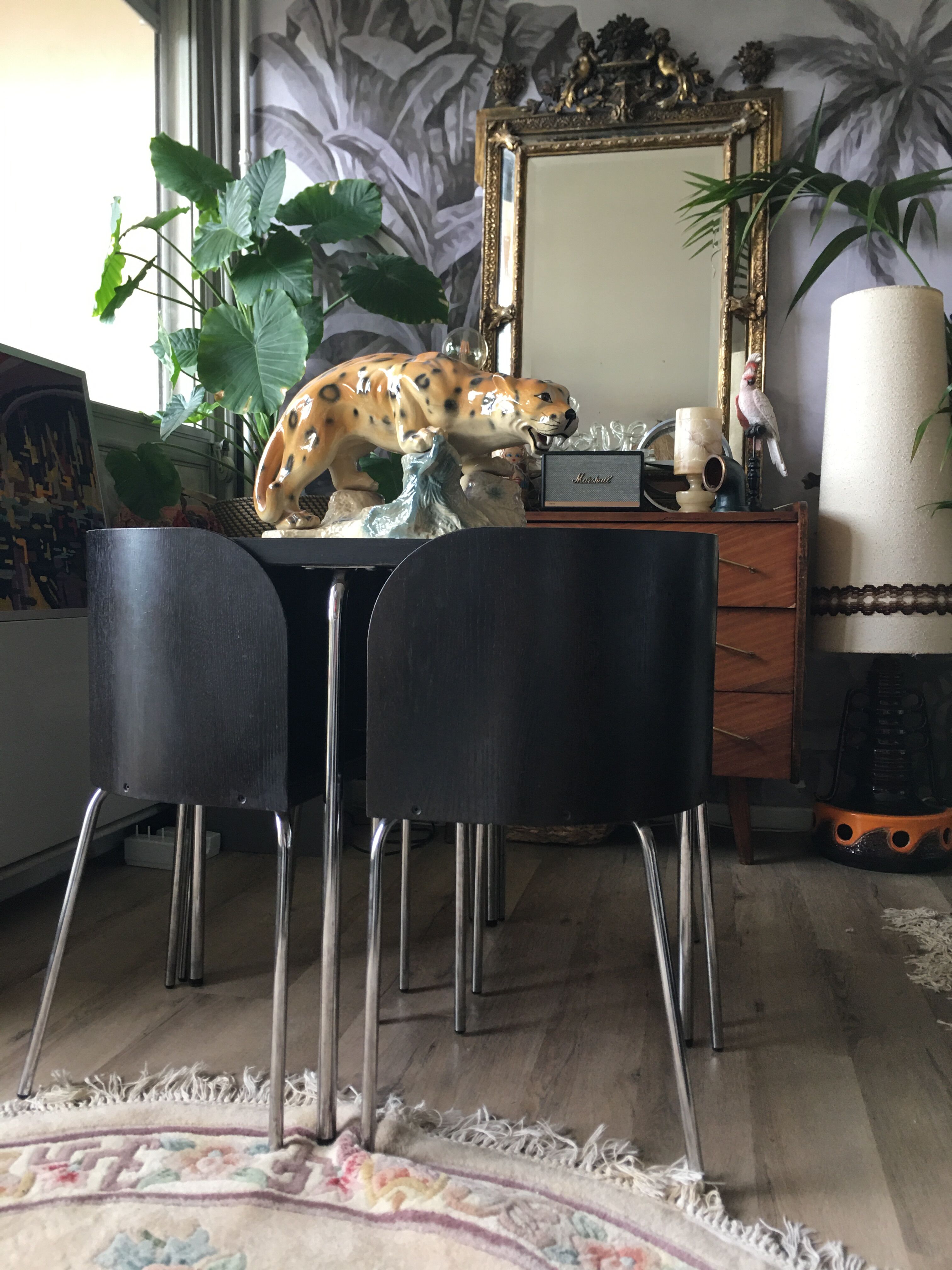 Built-in table and chairs