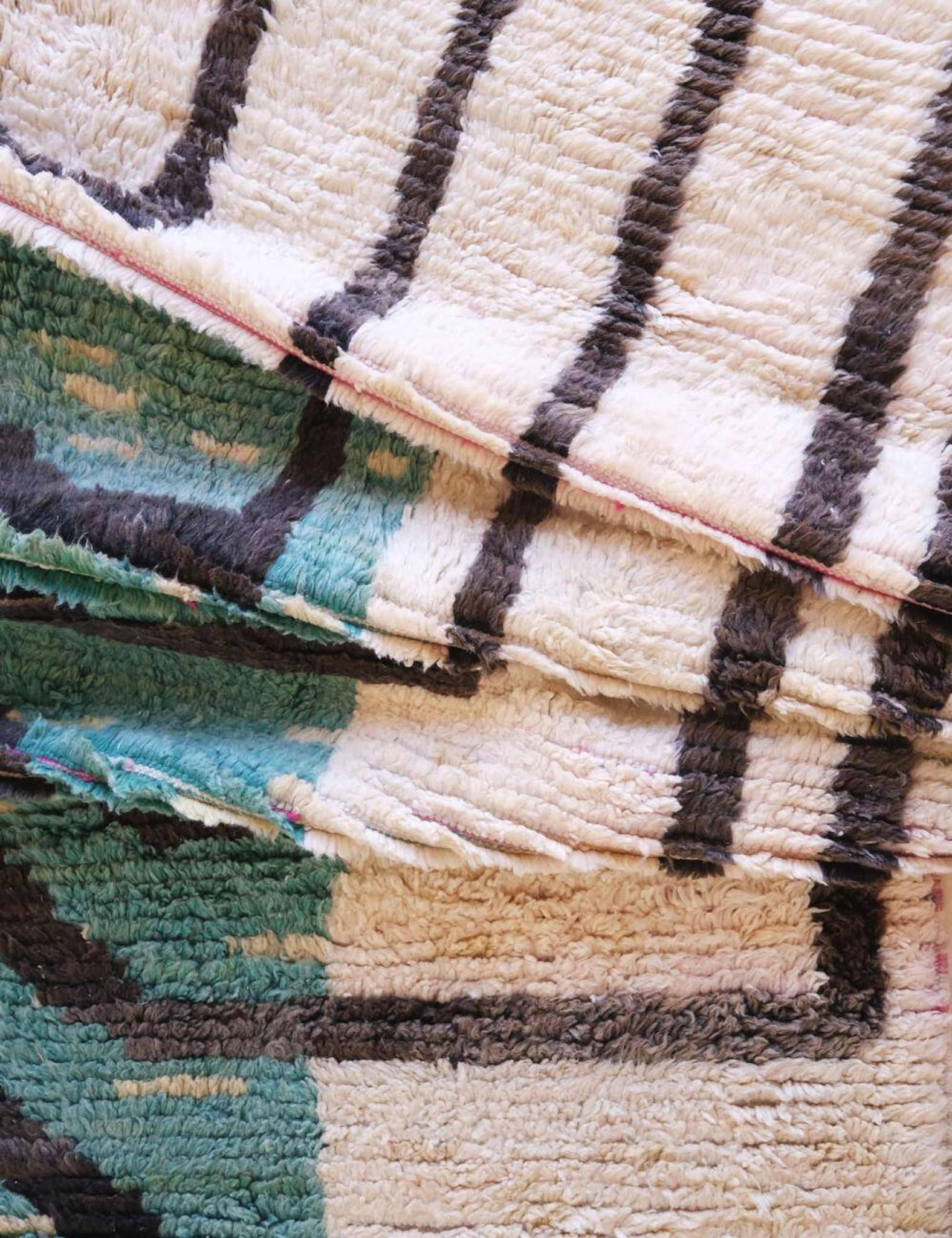 Contemporary Moroccan Rug - 378 x 242 cm