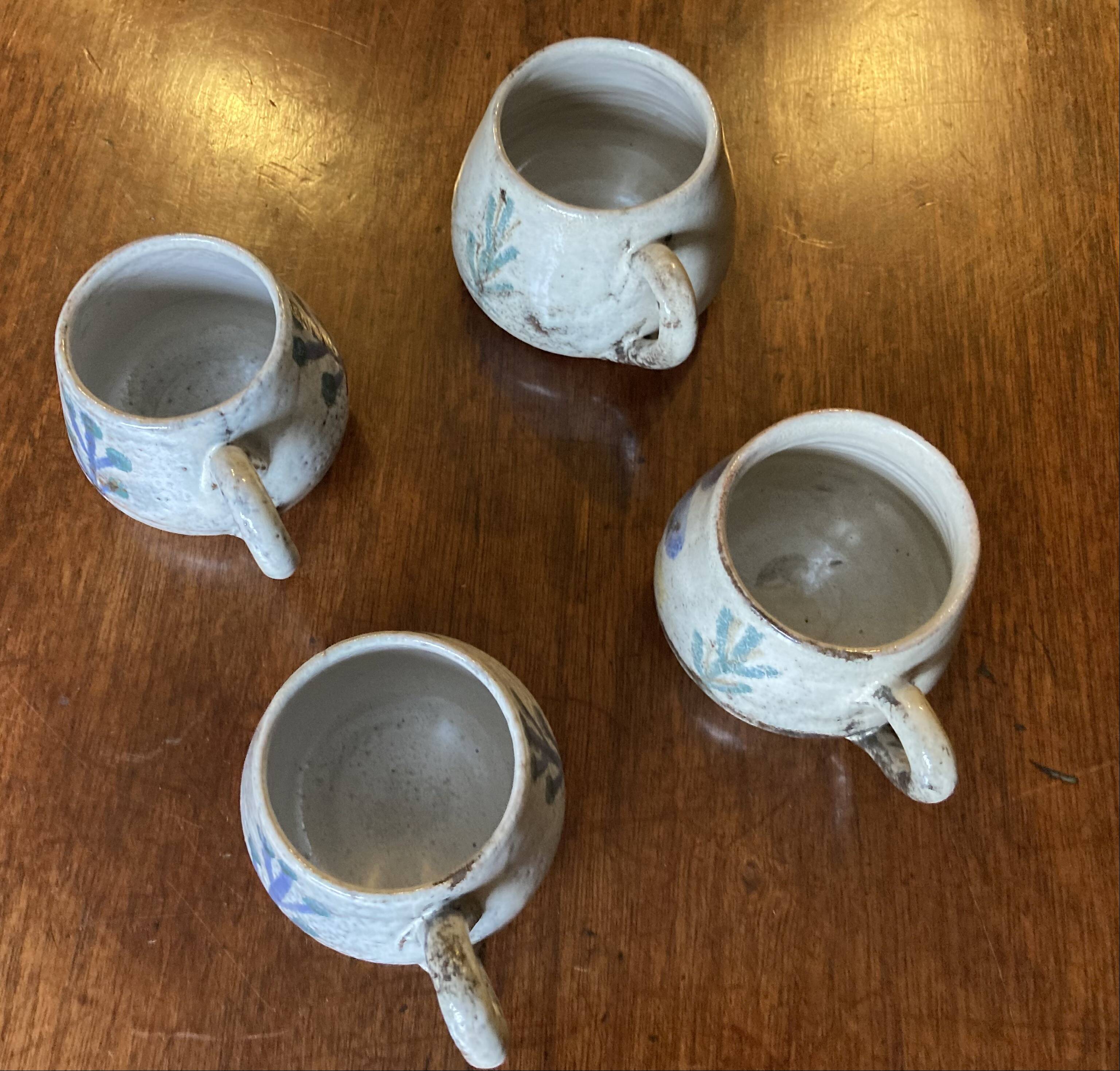 Ensemble de quatre tasses à café. Gustave Reynaud.