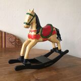 Cheval à bascule en bois