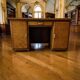 Bureau en bois vintage avec incrustation