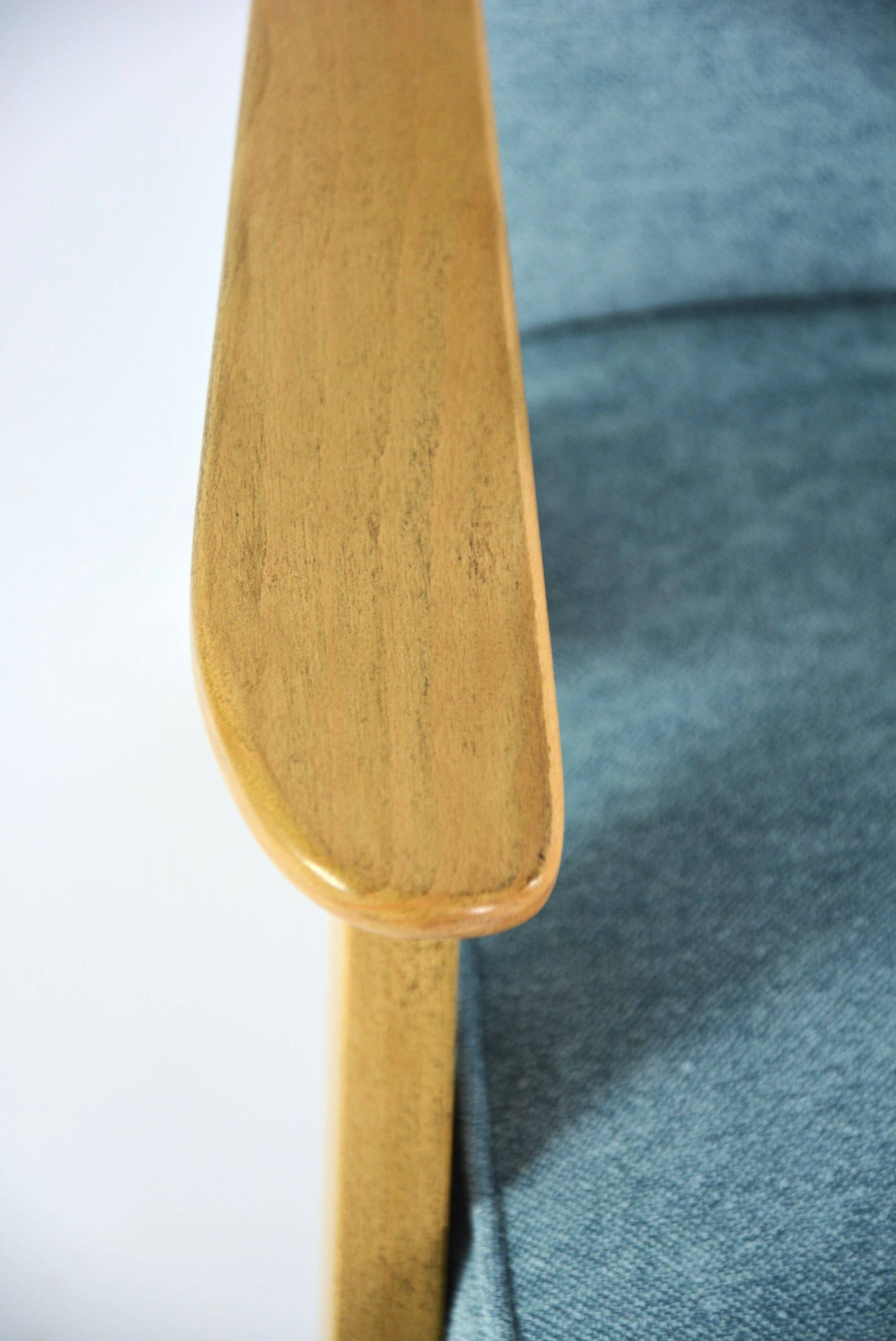 Kompas sky blue tulle armchair