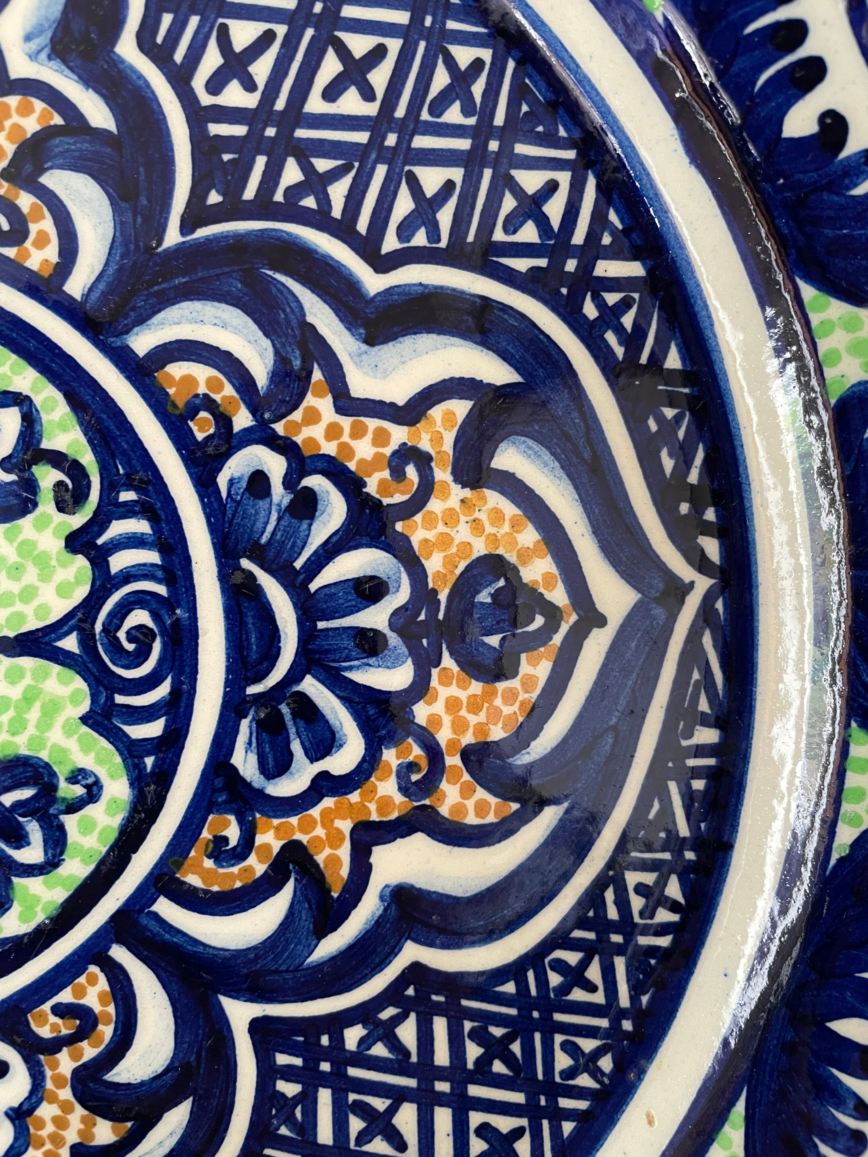 Ceramic dish signed Pascual Zorrilla