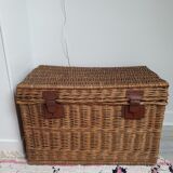Wicker trunk