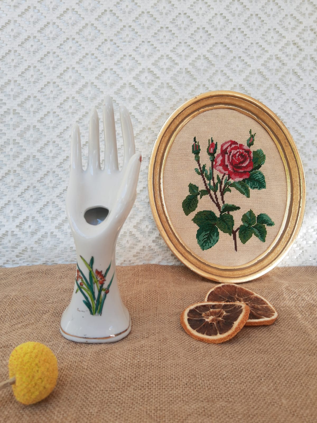 Hand baguier soliflore ceramic white vintage flowers