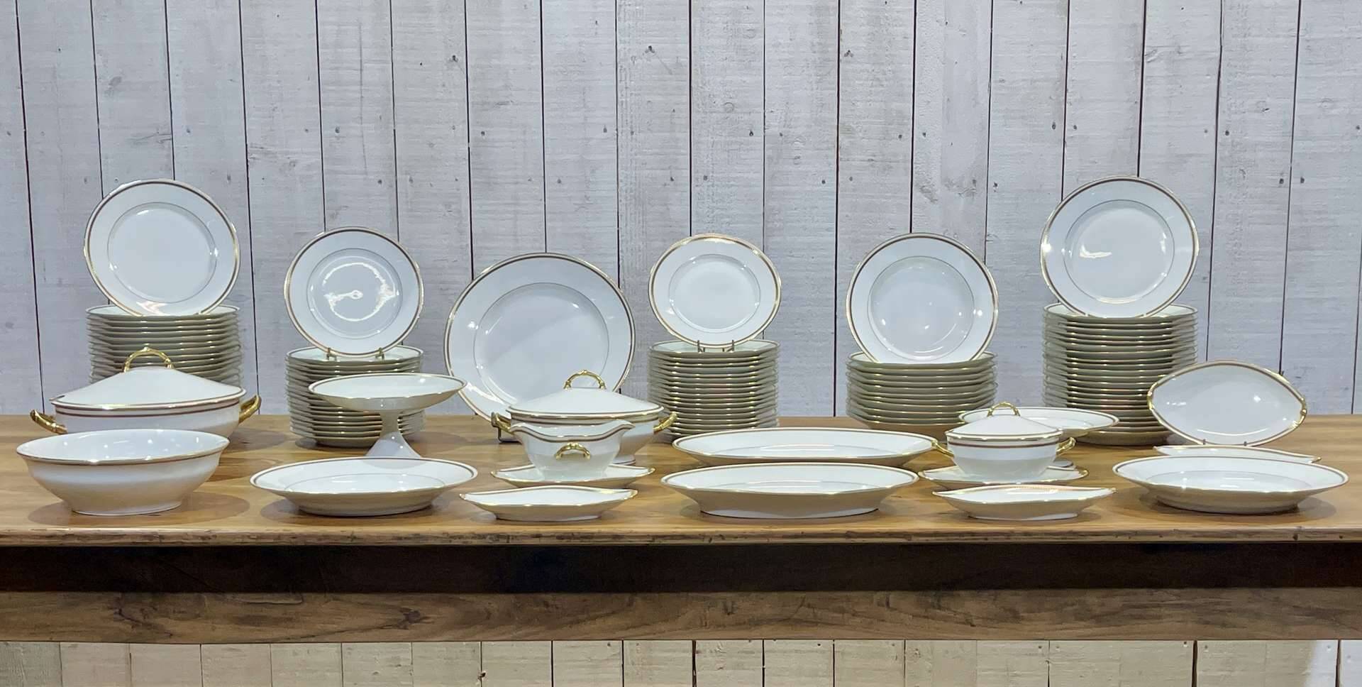 Service en porcelaine de Limoges - 107 pièces - années 1960