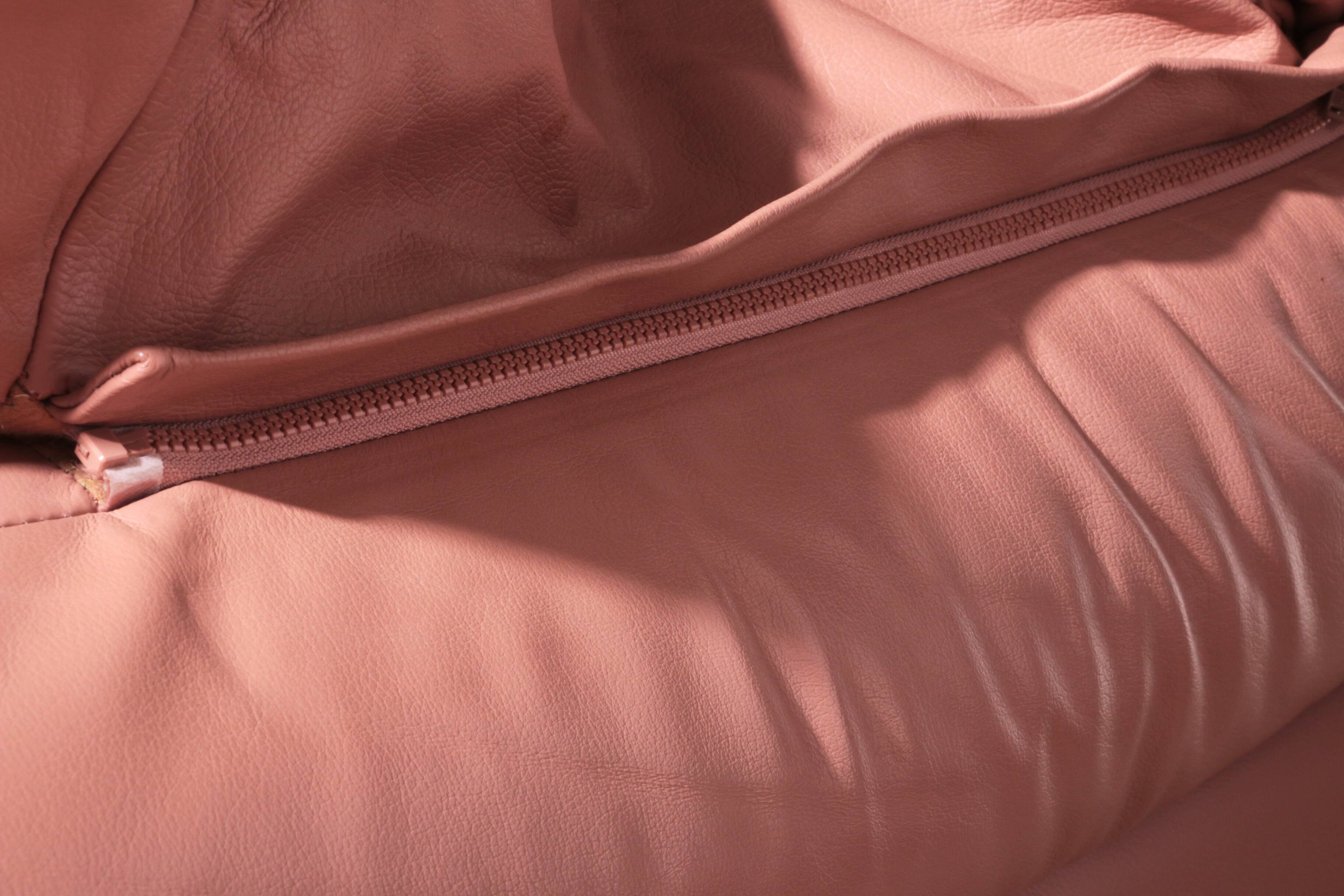Ensemble de salon italien vintage – 4 pièces en cuir rose (années 1970)