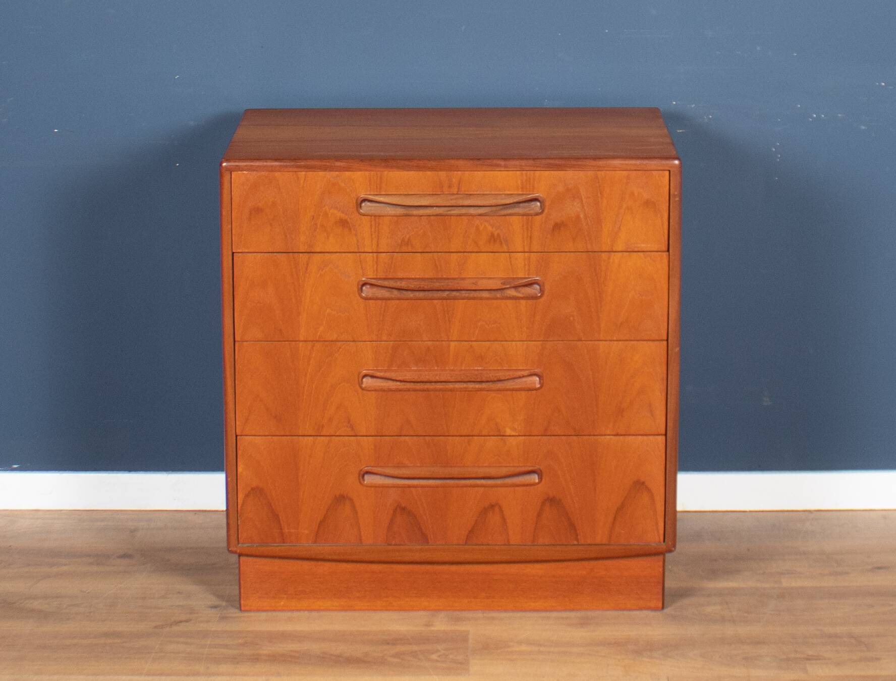 Commode rétro en teck des années 1960, fresque G Plan de Victor Wilkins pour commode
