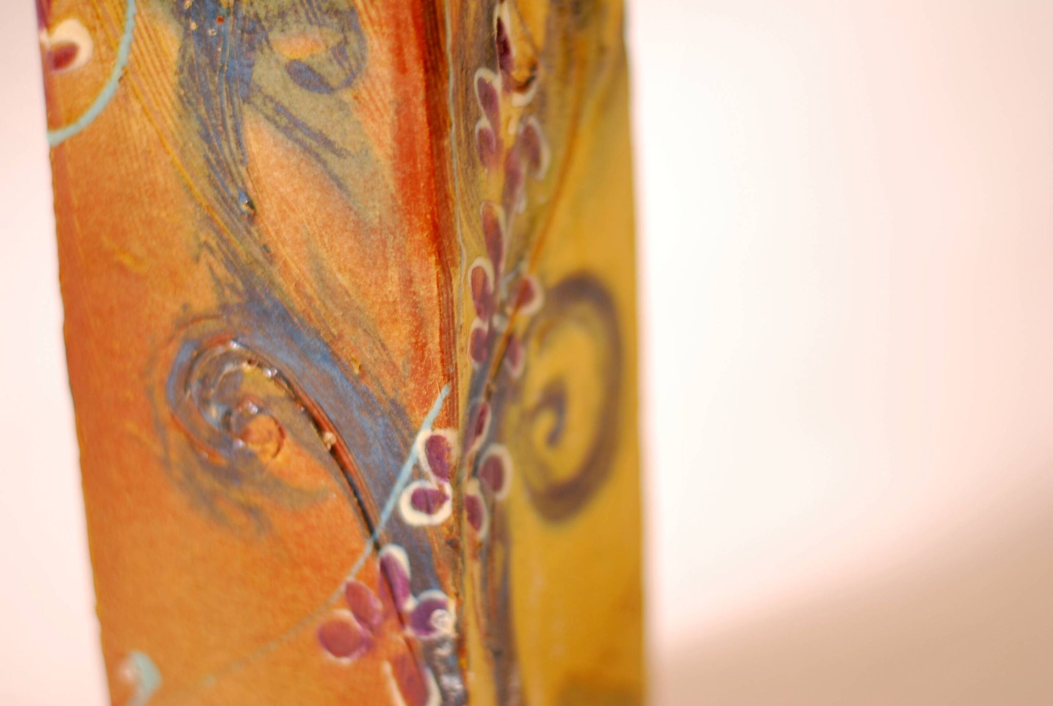 Vase en terre cuite studio, vernissé, peint à la main 1970