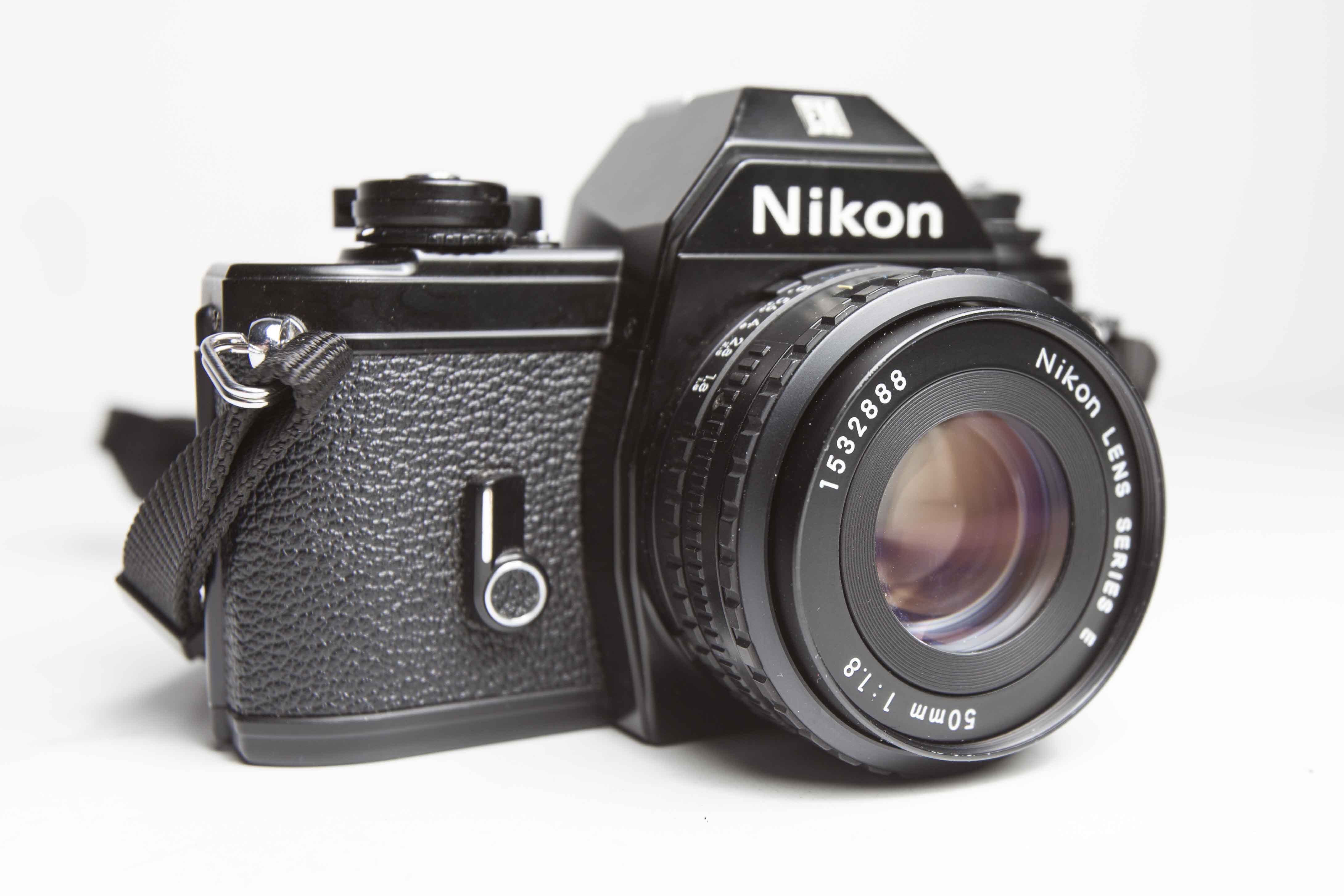 Appareil photo Nikon EM