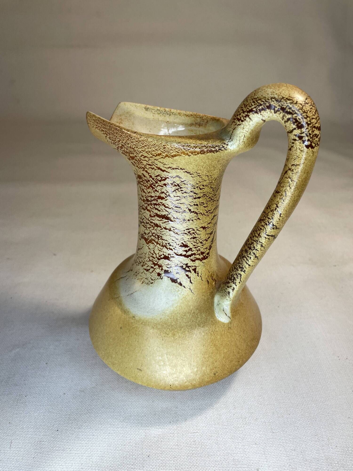 Pichet Roberto Rigon for Bertoncello from 1960 in ceramic.