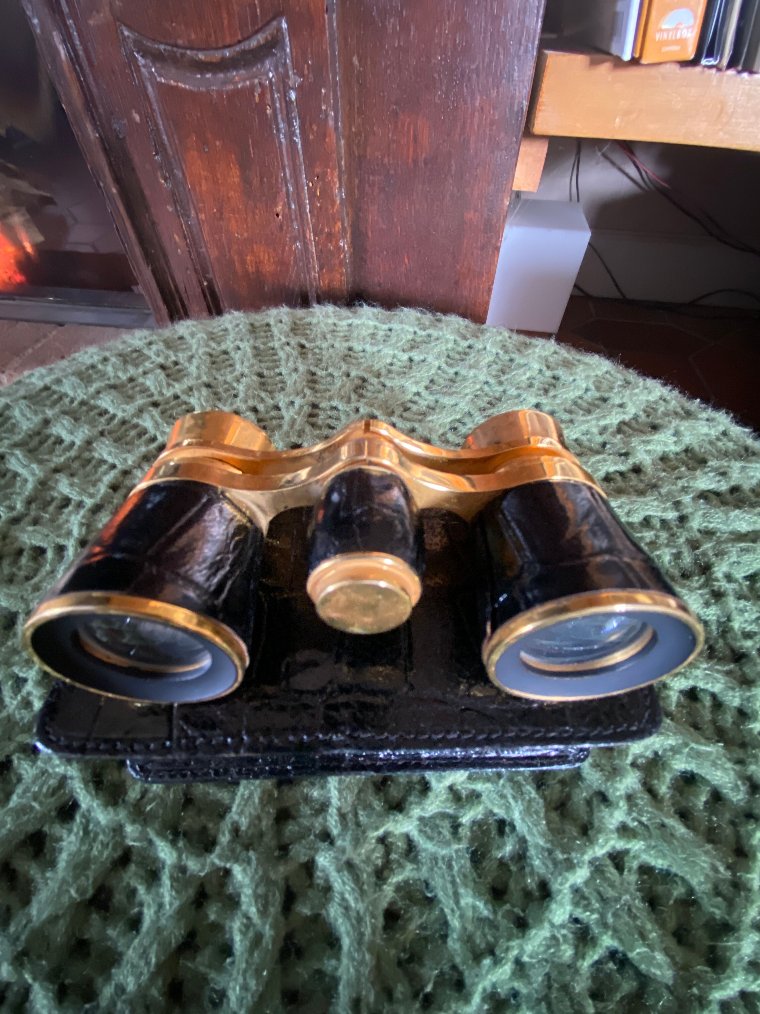 THEATRE BINOCULAR