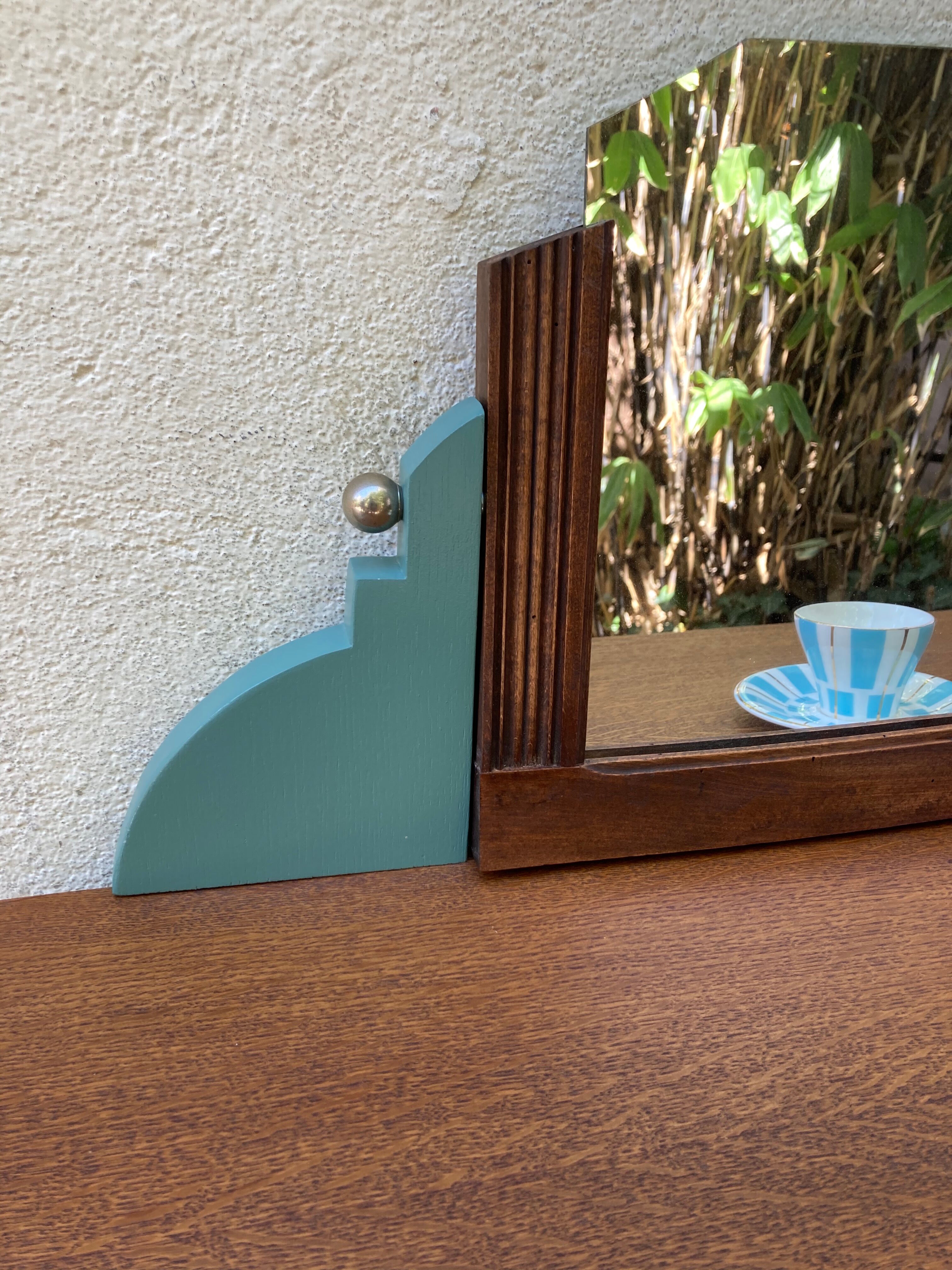 Art Deco hairdresser