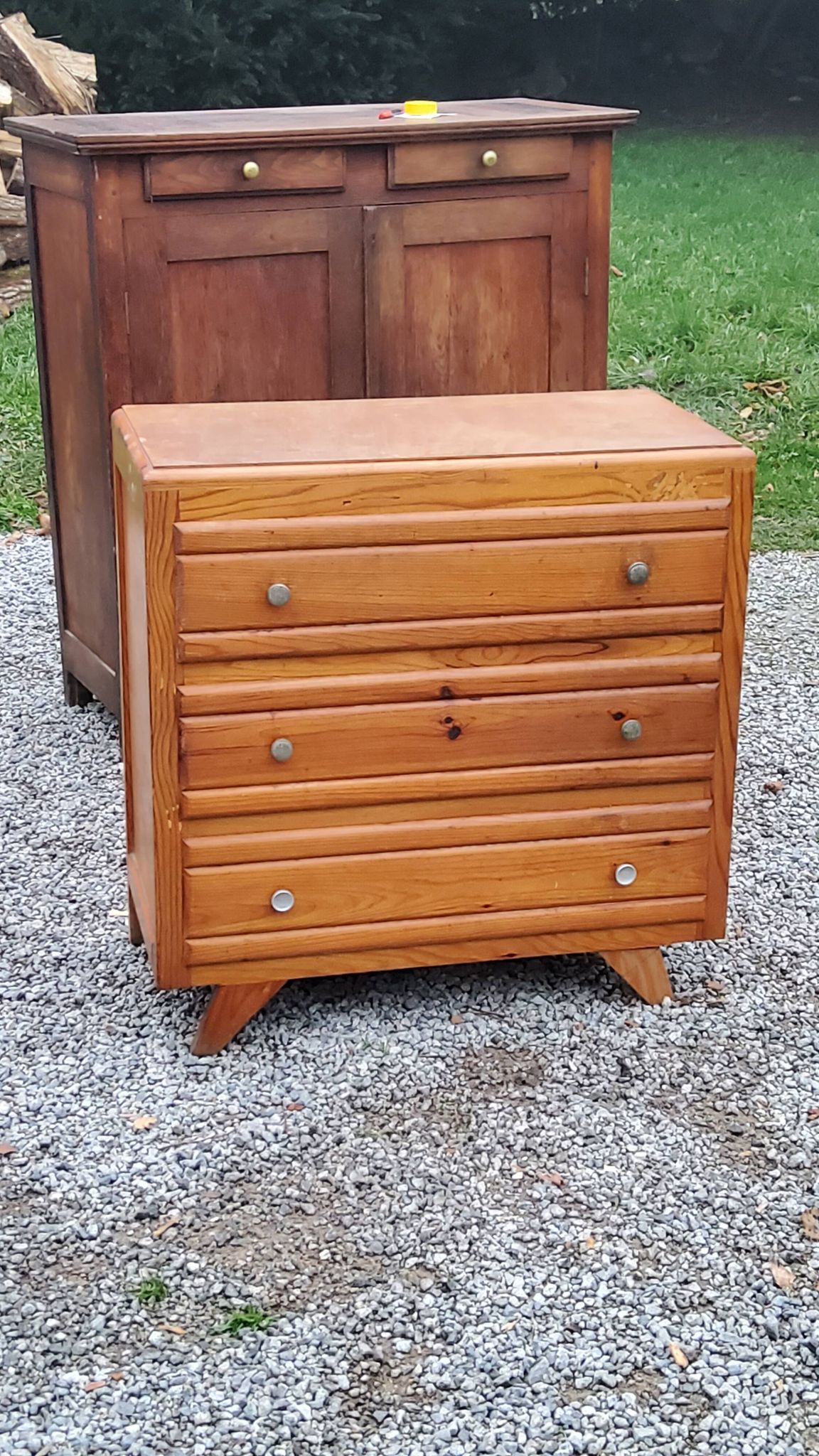 Vintage chest of drawers from the 50s with compass feet and 3 drawers