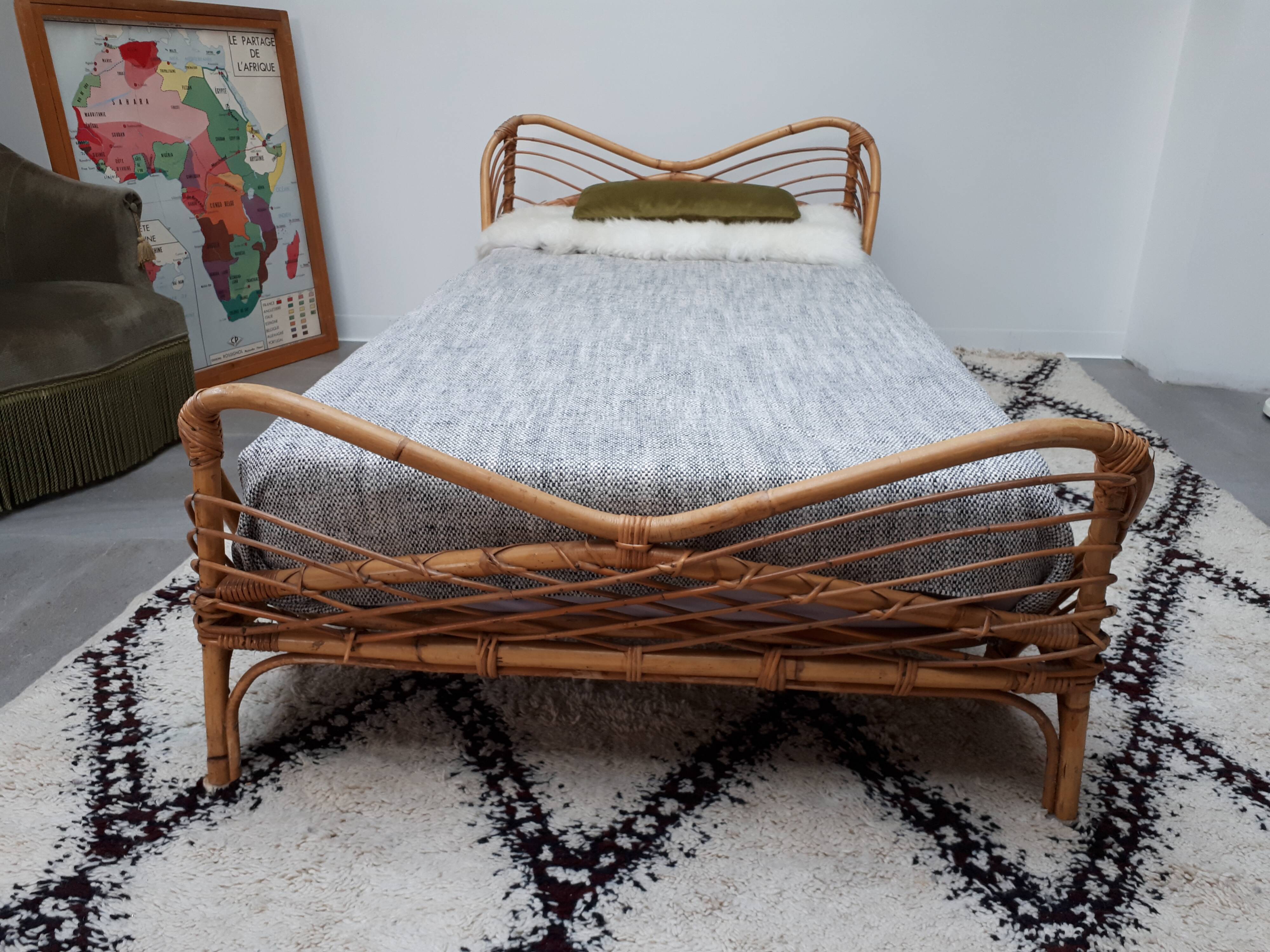 Rattan bed from the 1960s