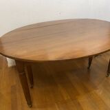 Oval table with 6 legs, 3 extensions, 12 people