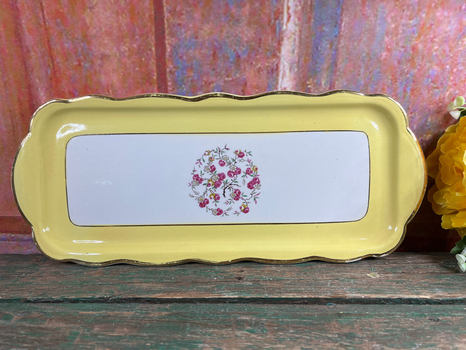 Vintage yellow and white cake dish